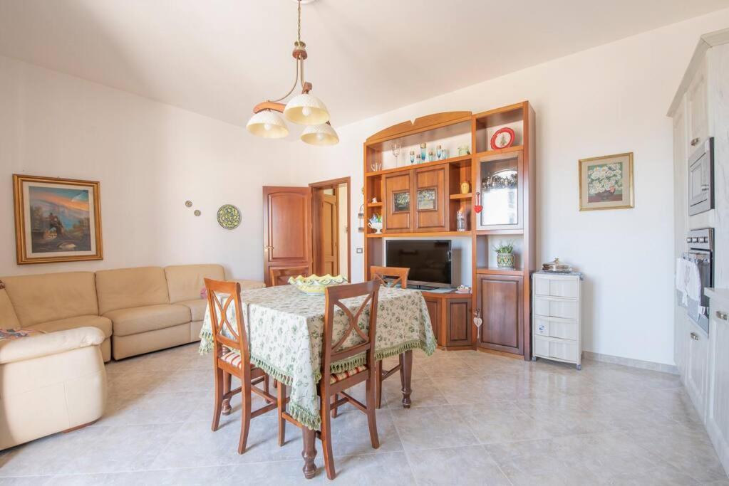 A Pochi Passi Dal Mare Apartment *